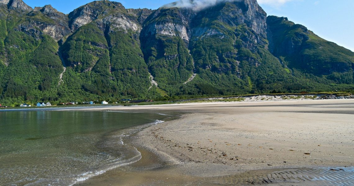 Storvika strand i Gildeskål